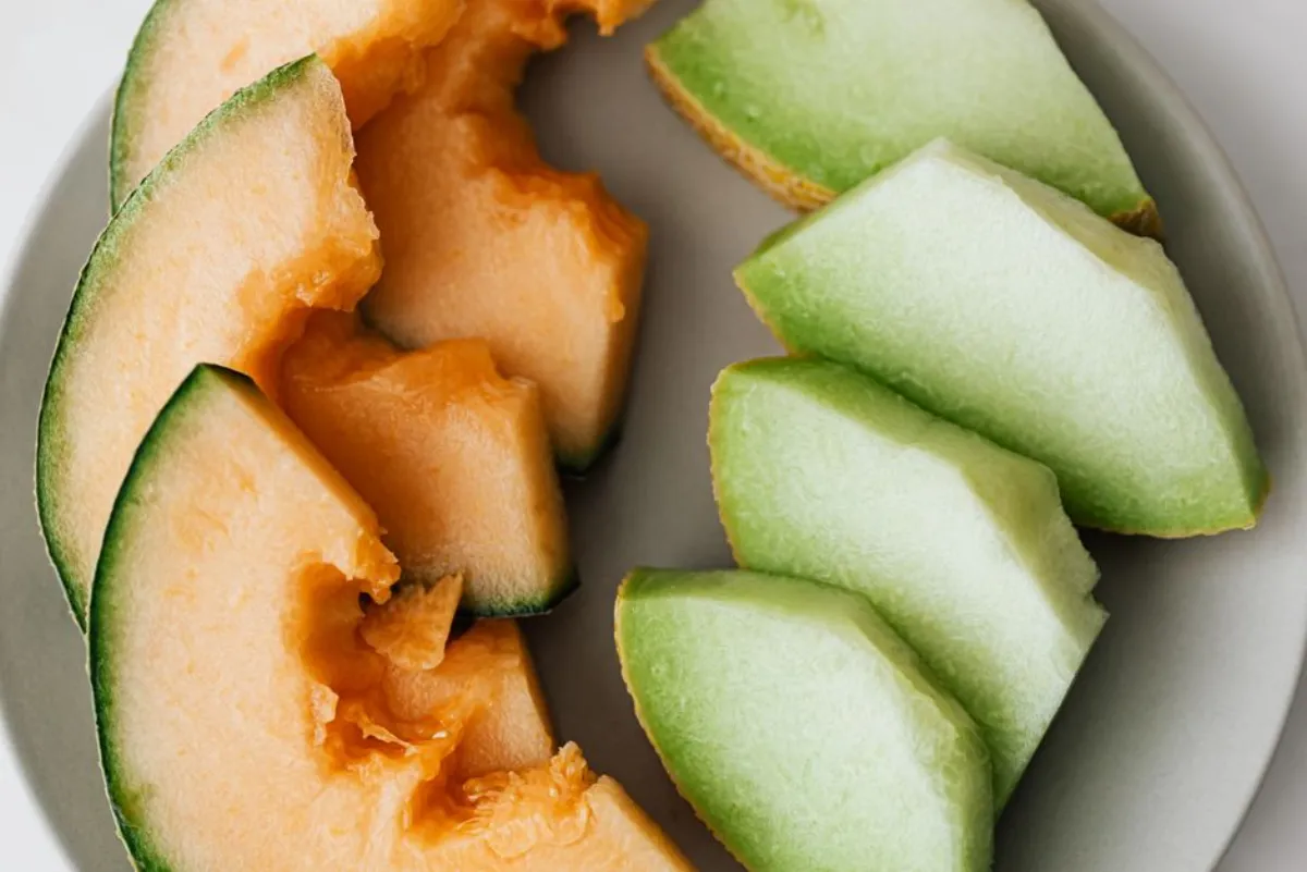 cantaloupe slices